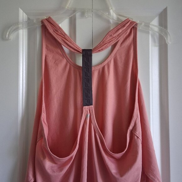 Fabletics 3 Piece Black, Gray, & Melon Pink Workout Set Women's Size M - Picture 9 of 16